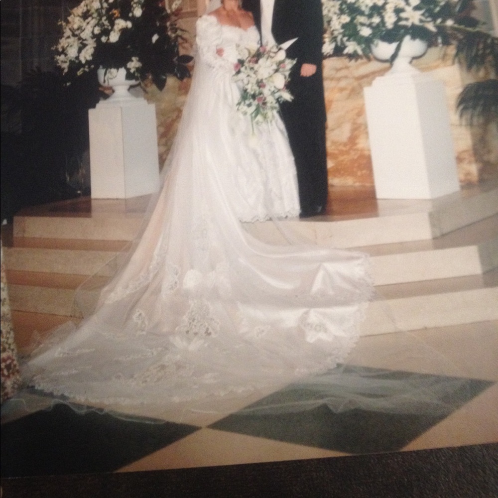Beautiful Classic Wedding Ballgown